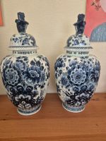2  grands vases décoratifs Delft, bleu et blanc années 1960