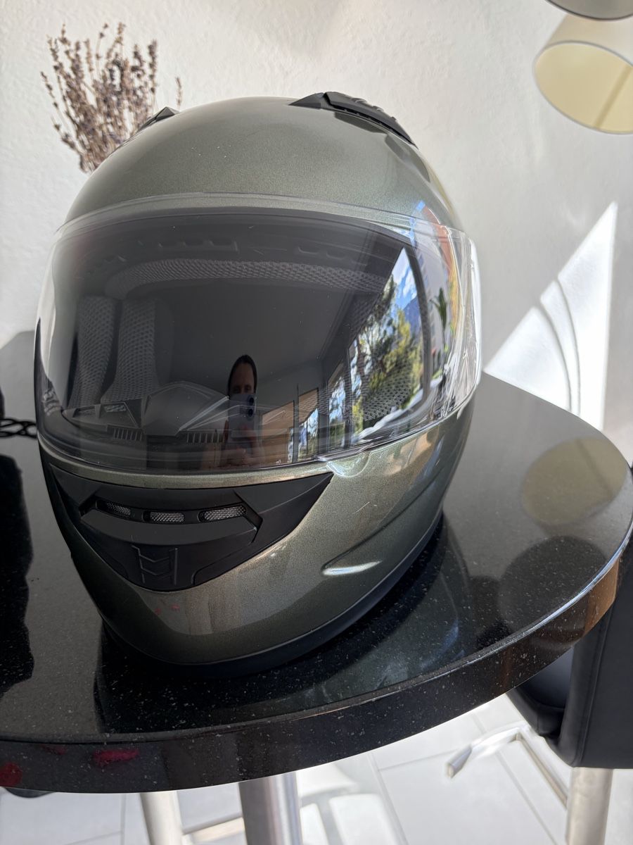 Helme & Visiere: Helm – Neu (gemäss Beschreibung) aus Chur von ans_285b
