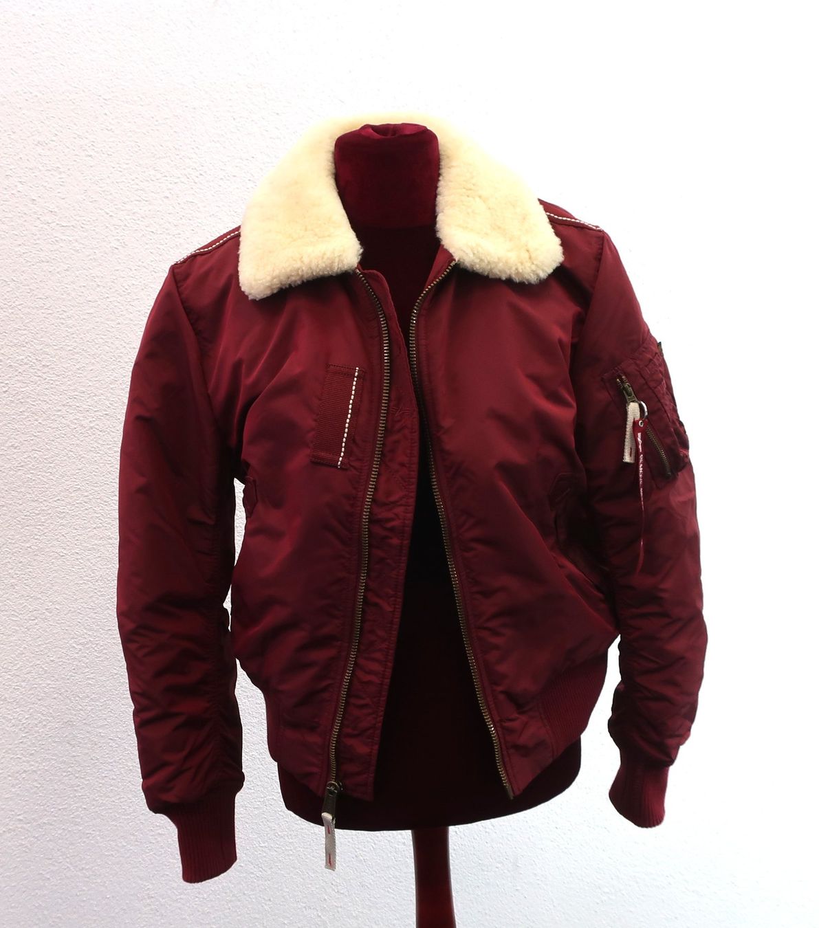 Alpha Industries Giacche: Alpha Industries Winterjacke – Usato da Volketswil venduto da brockipfannenstil
