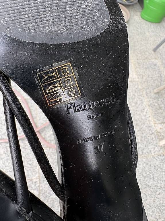 Scarpe da donna: Flattered Sandals Gr 37 – Usato da Oberägeri venduto da mar_7cnn 3