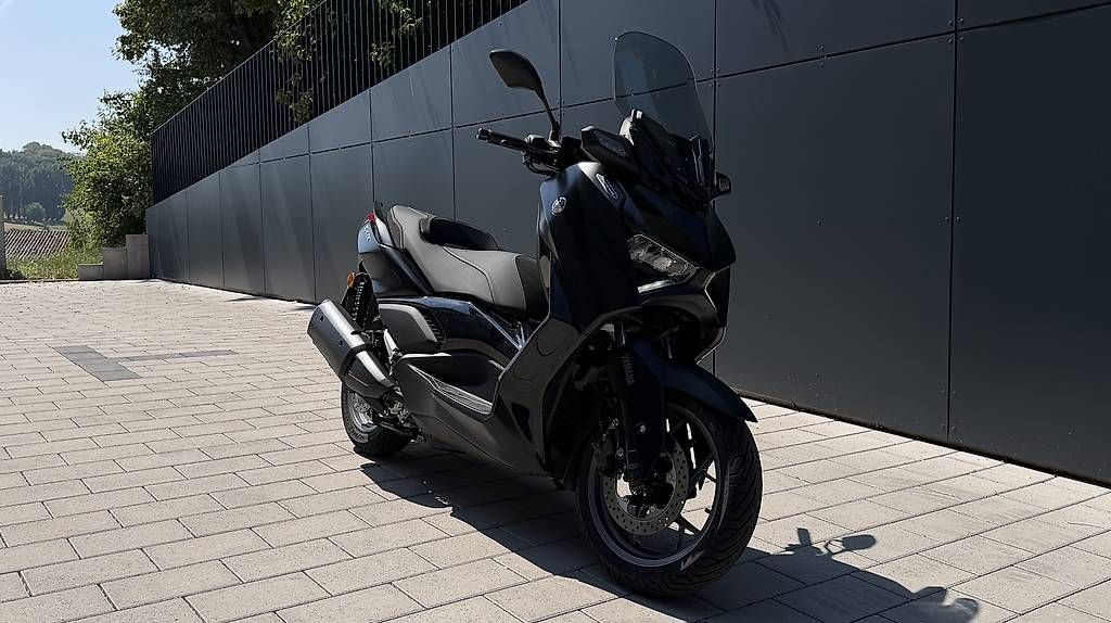 Scooters: YAMAHA X-MAX 300 Tech max mit erst 600 KM! – D'occasion à Dübendorf par allure11