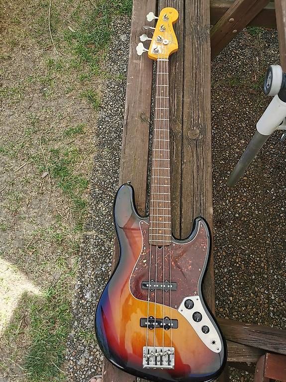 Fender Instruments de musique: Fender Jazz Bass American Standard – D'occasion à Onex par tournesoulx