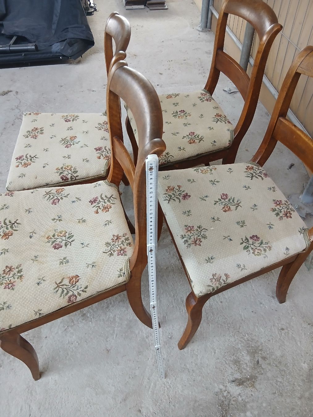 Chaises: 4.   CHAISES L.PHILIPPE VAUDOISE EN NOYER  – D'occasion à Neuchatel par NNeuchatel 3