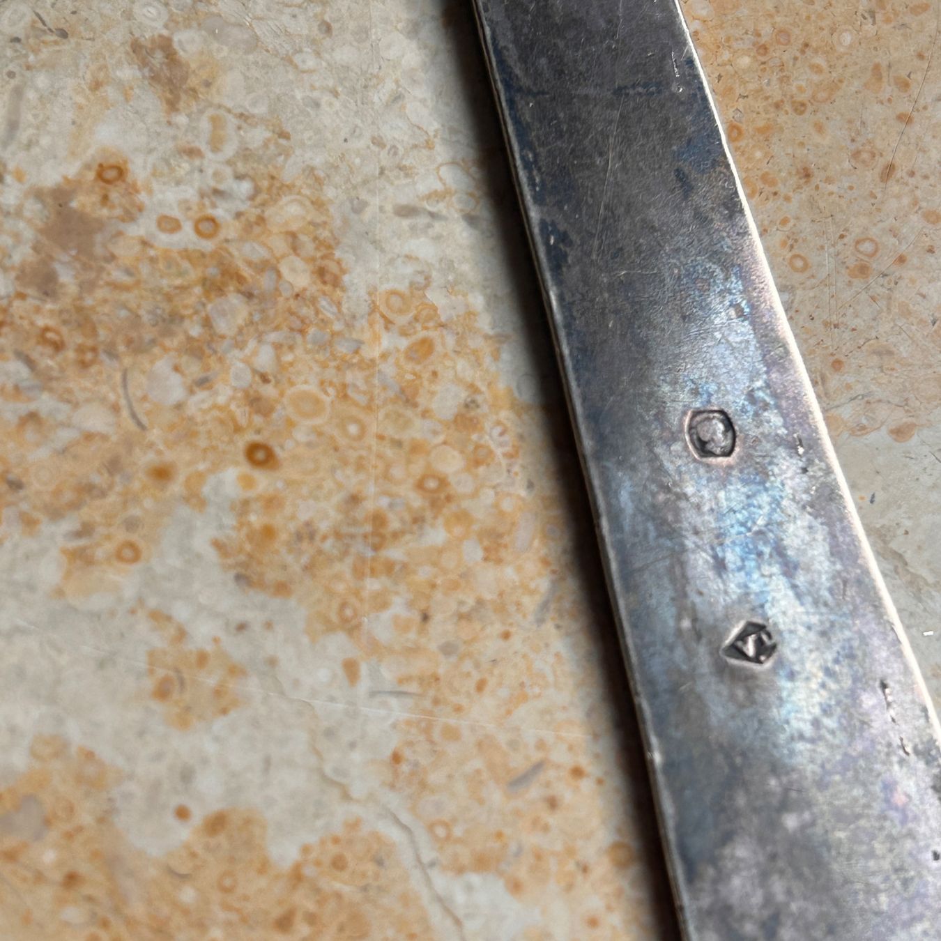Altro materiale per ufficio: Antiker Briefoeffner/Papiermesser (silber) – Usato da Basel venduto da bellespirit 2