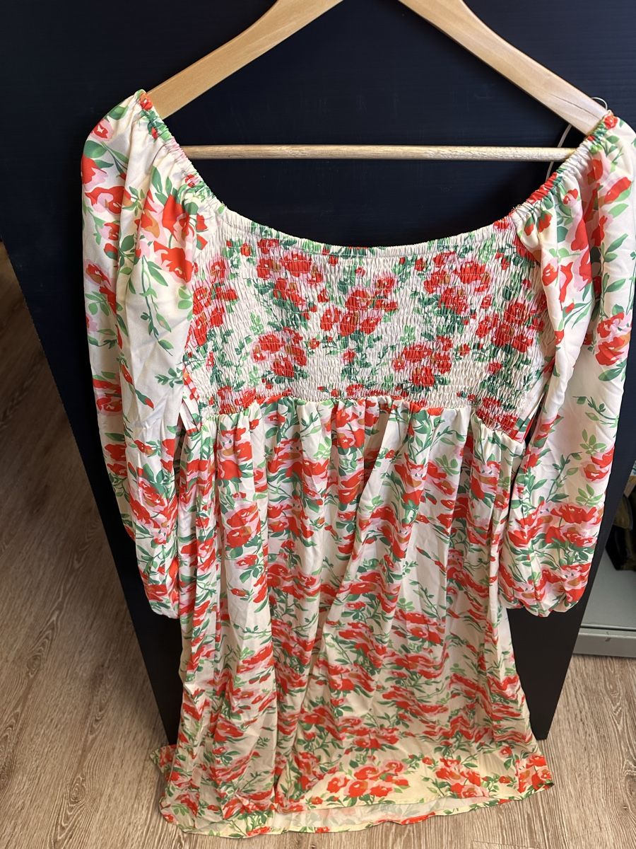 Robes: Kleid mit Blumenmuster Grösse 14 neu mit Etikett – Neuf avec emballage d'origine à Oberurnen par jasmin2fel 2