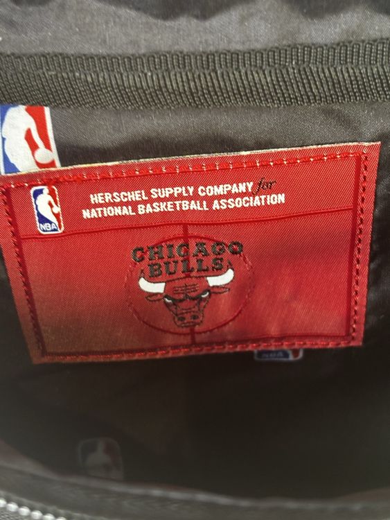 Herschel Borse: Chicago Bulls NBA Herschel Sac banane très bonne état – Usato da Genève venduto da MonPucier 3