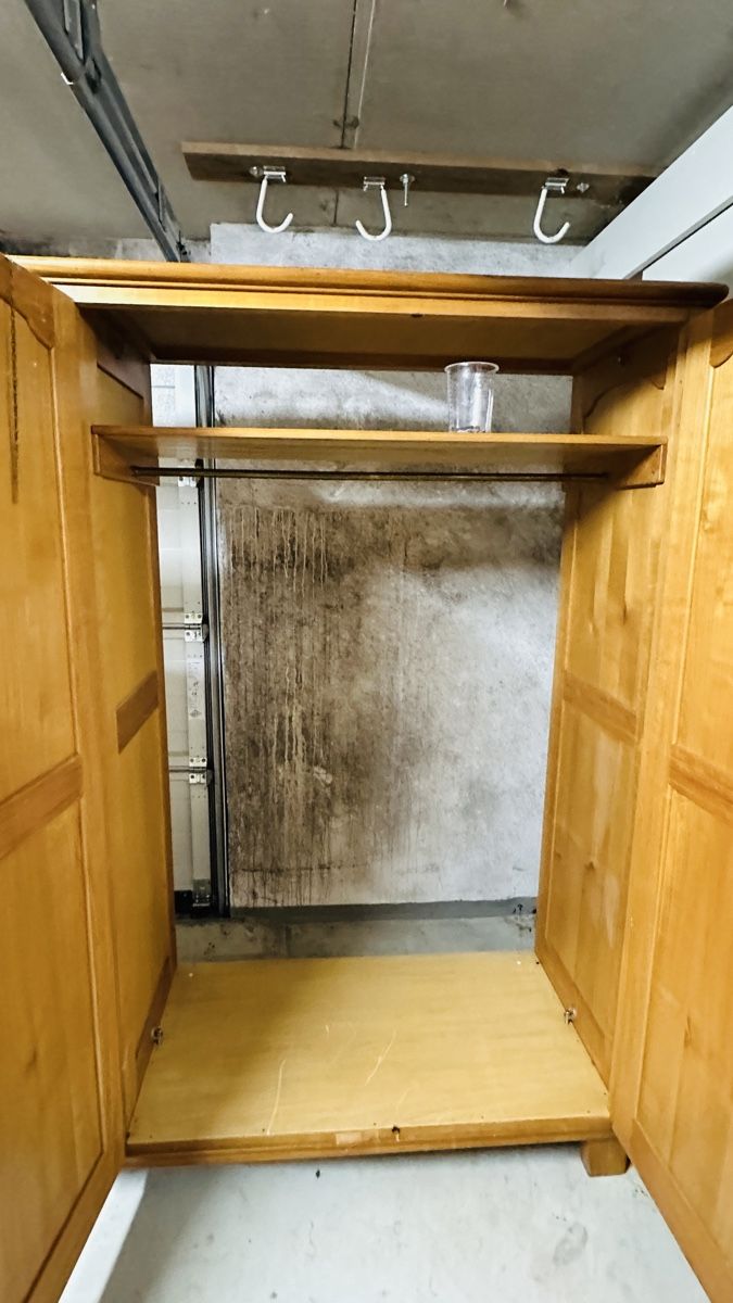 Armadi: Stabiler Vollholzschrank mit Stecksystem – Usato da Orpund venduto da Catangle 4