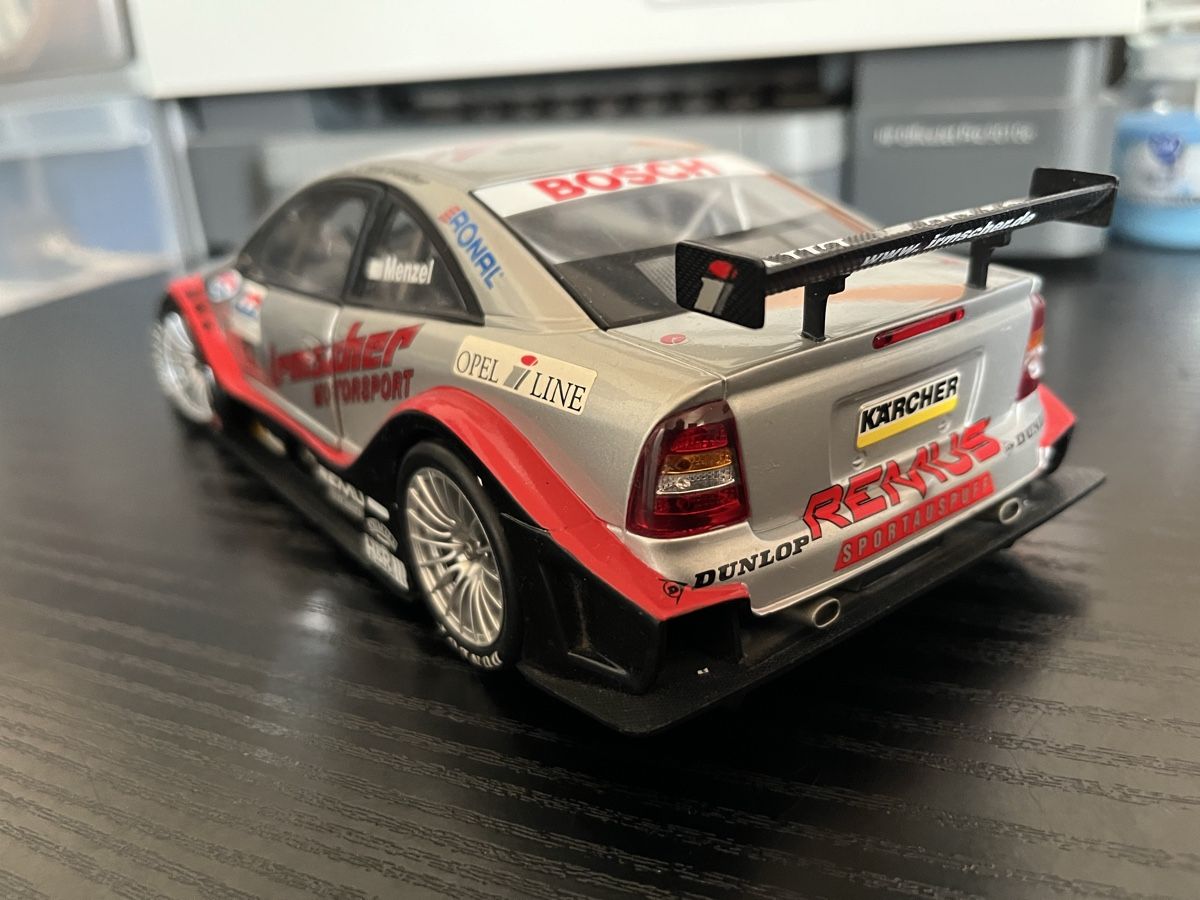 Opel Modellini d'auto: Opel Astra V8.  1:18 – Usato da Rümlang venduto da Papamoll4 1