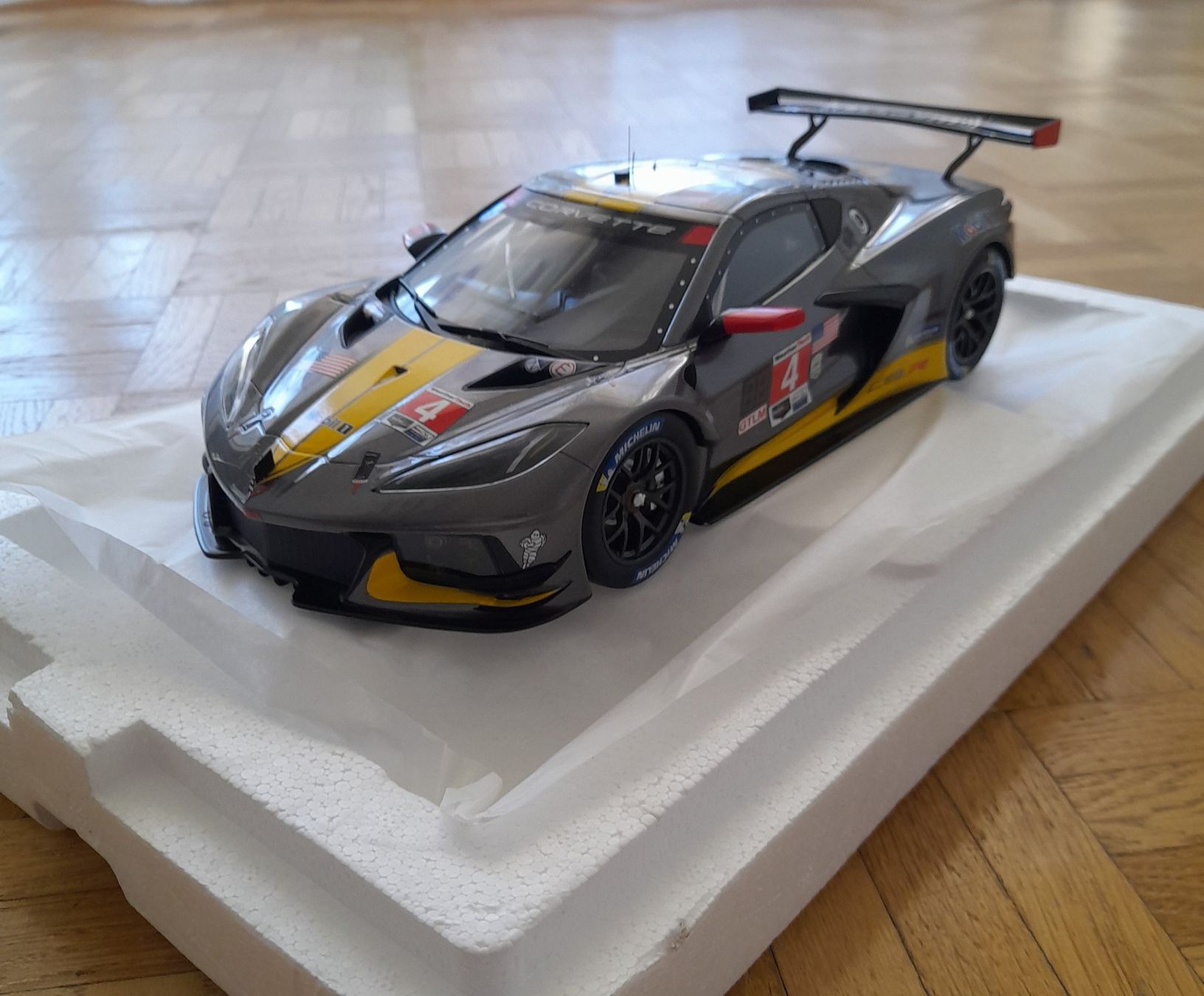 Chevrolet Modellautos: Chevrolet Corvette C8.R # 4, 1:18 – Neu und originalverpackt aus Bettlach von Stinger67 3