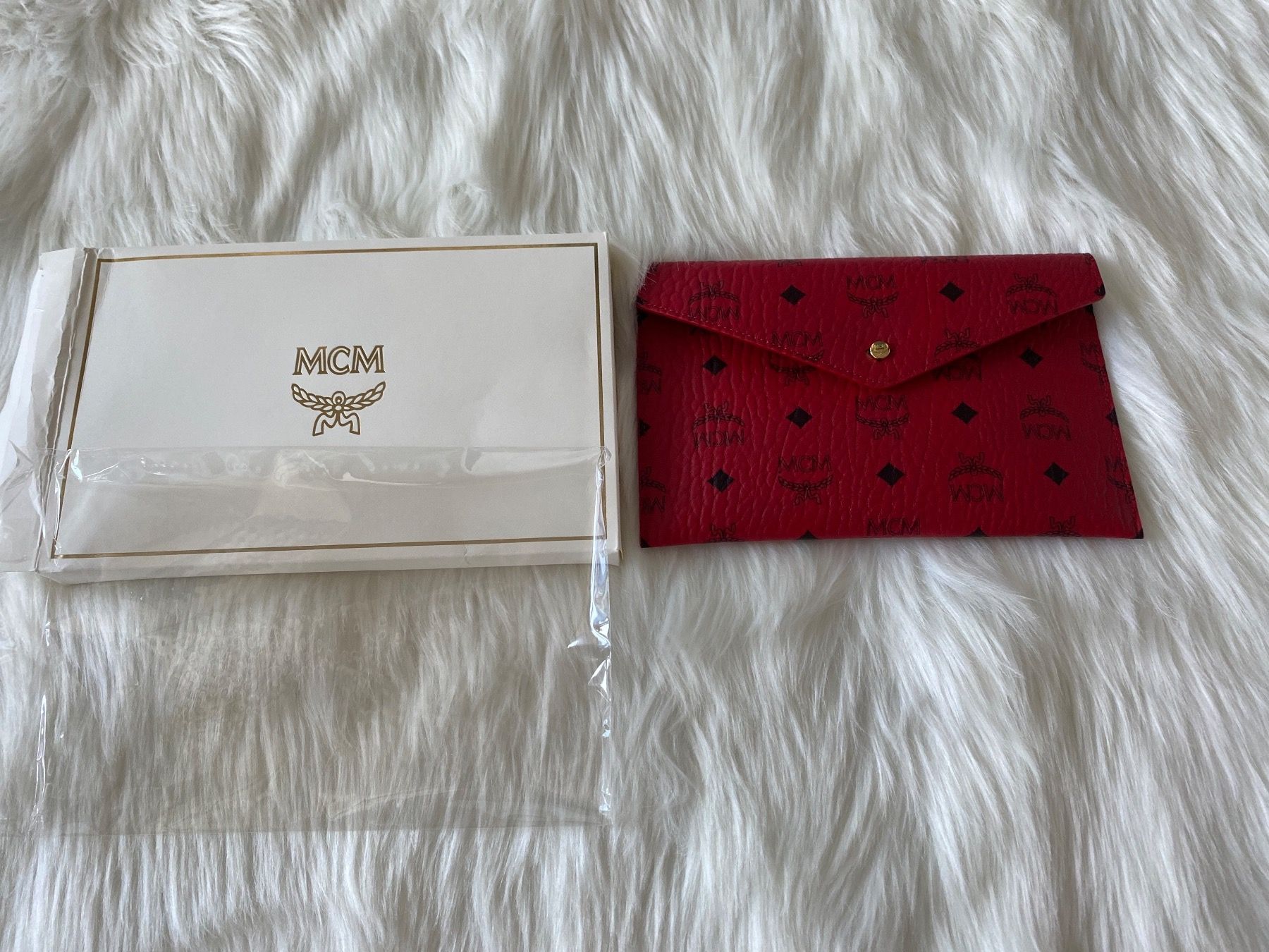 Mcm Borse: Original MCM Clutch Rot – Usato da Dübendorf venduto da Levintreyer 2