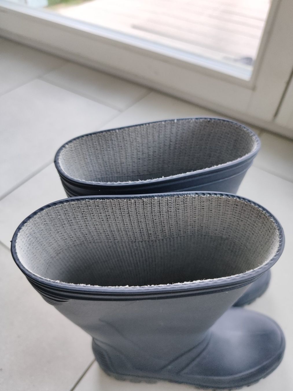 Schuhe für Jungen: Robuste Regenstiefel Gr. 32 – Gebraucht aus Seon von Mandes1 2
