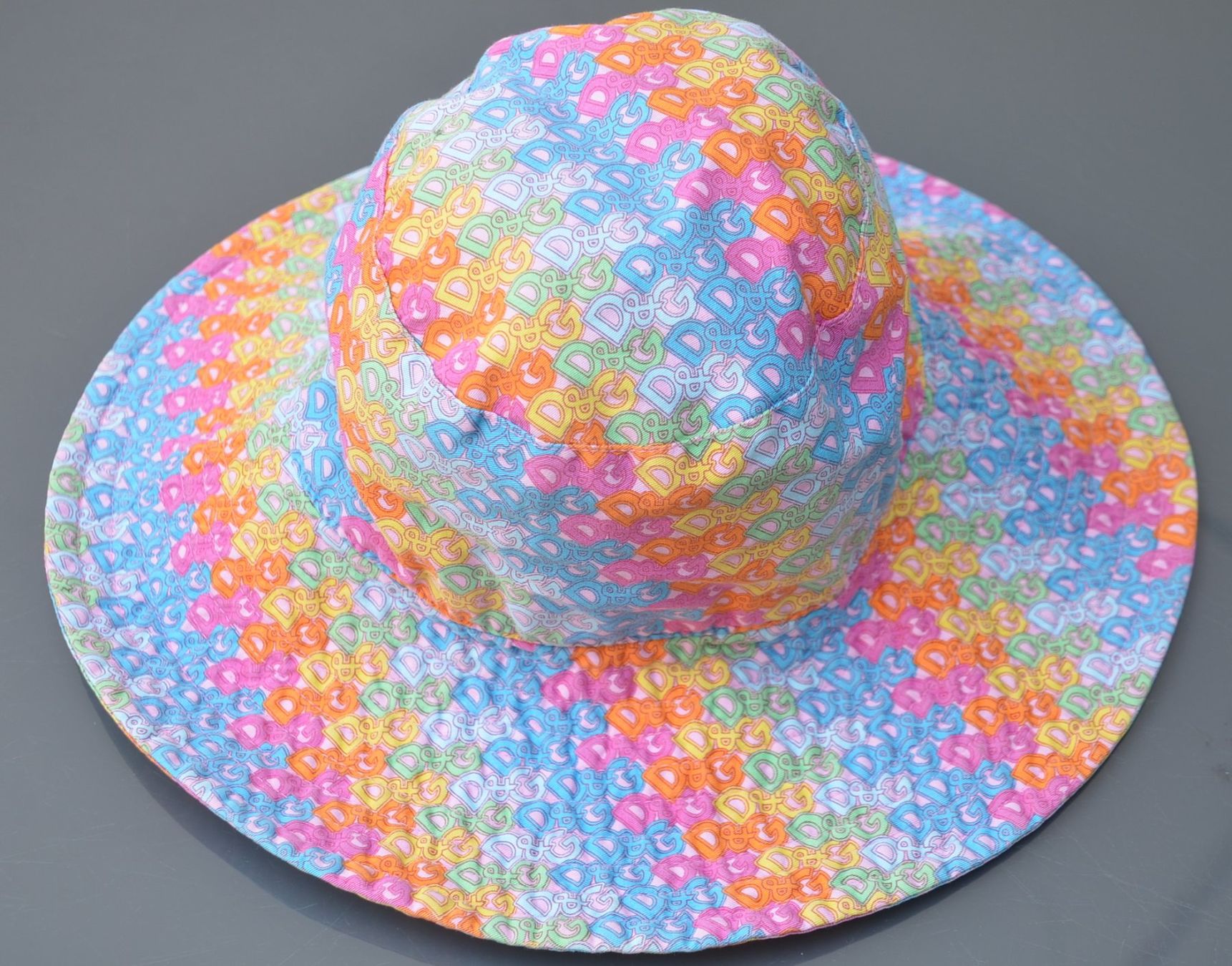 Dolce & Gabbana Copricapi, berretti & cappellini: Dolce & Gabbana Hut / chapeau – Usato da Collonges venduto da arashee 2