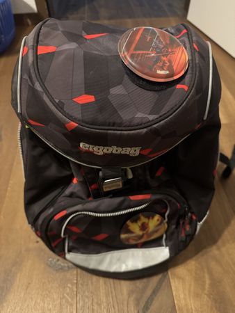 Ergobag Schul- und Sport-Rucksack mit Regenschutz