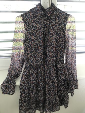 Wunderschönes Blümchenkleid, halbdurchsichtigen Layern/Ärme