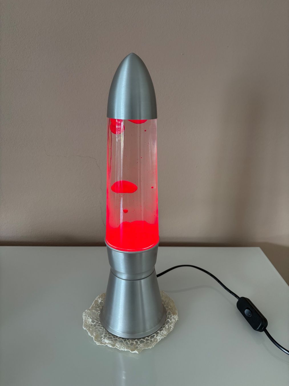 Lampen: Vintage Lavalampe rot – Gebraucht aus Sutz von adrian.kaeser