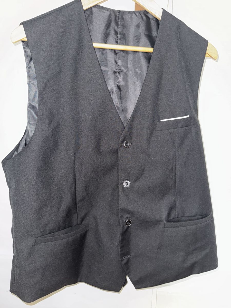 Anzüge, Sport- & Funktionsanzüge: Anzug mit Gilet – Neu (gemäss Beschreibung) aus Bern von flo_bhz9 1