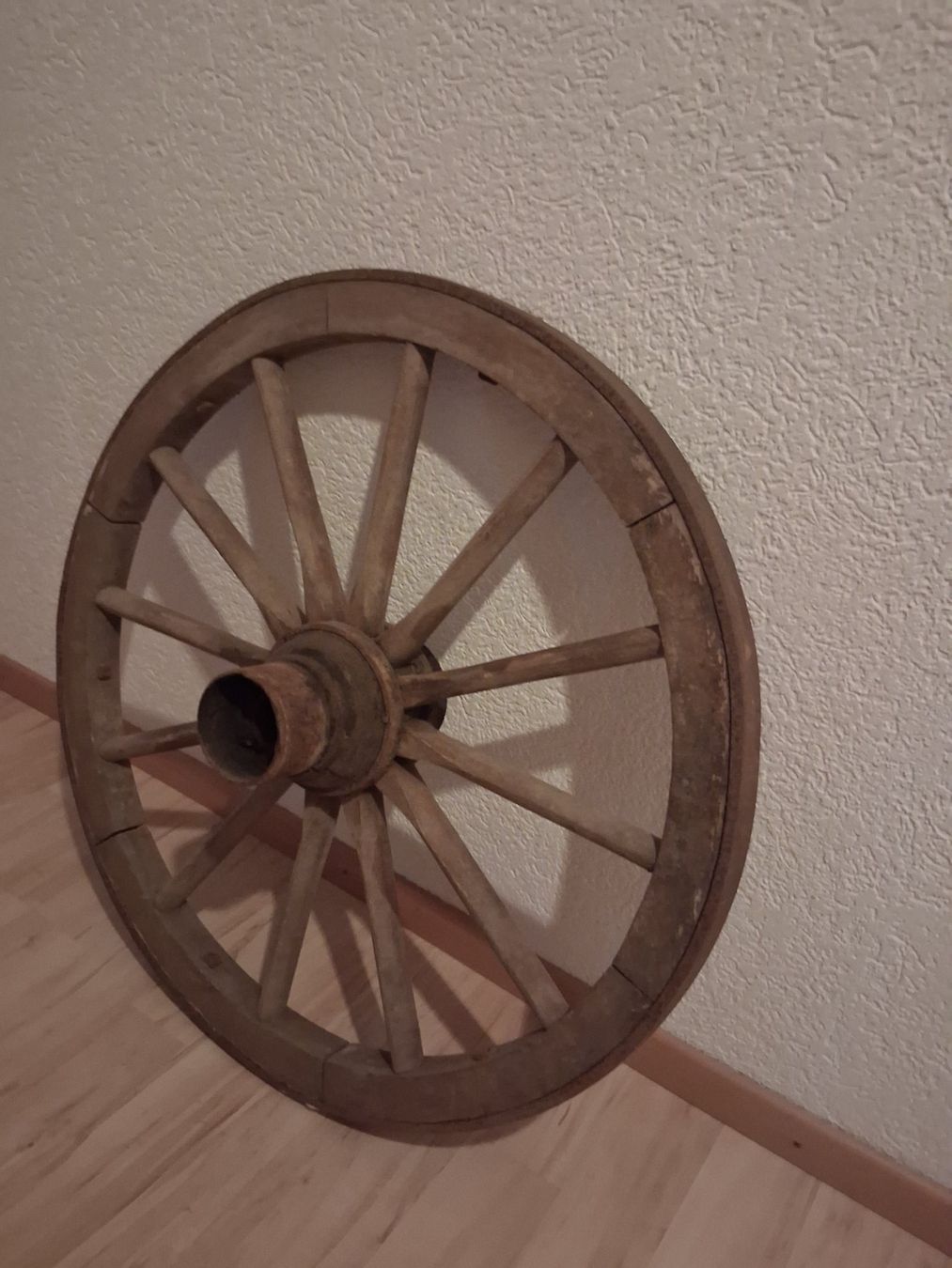 Pneus & Kompletträder: Roue de char 80cm de diamètre – Gebraucht aus Vendlincourt von SylvesterStaline 1