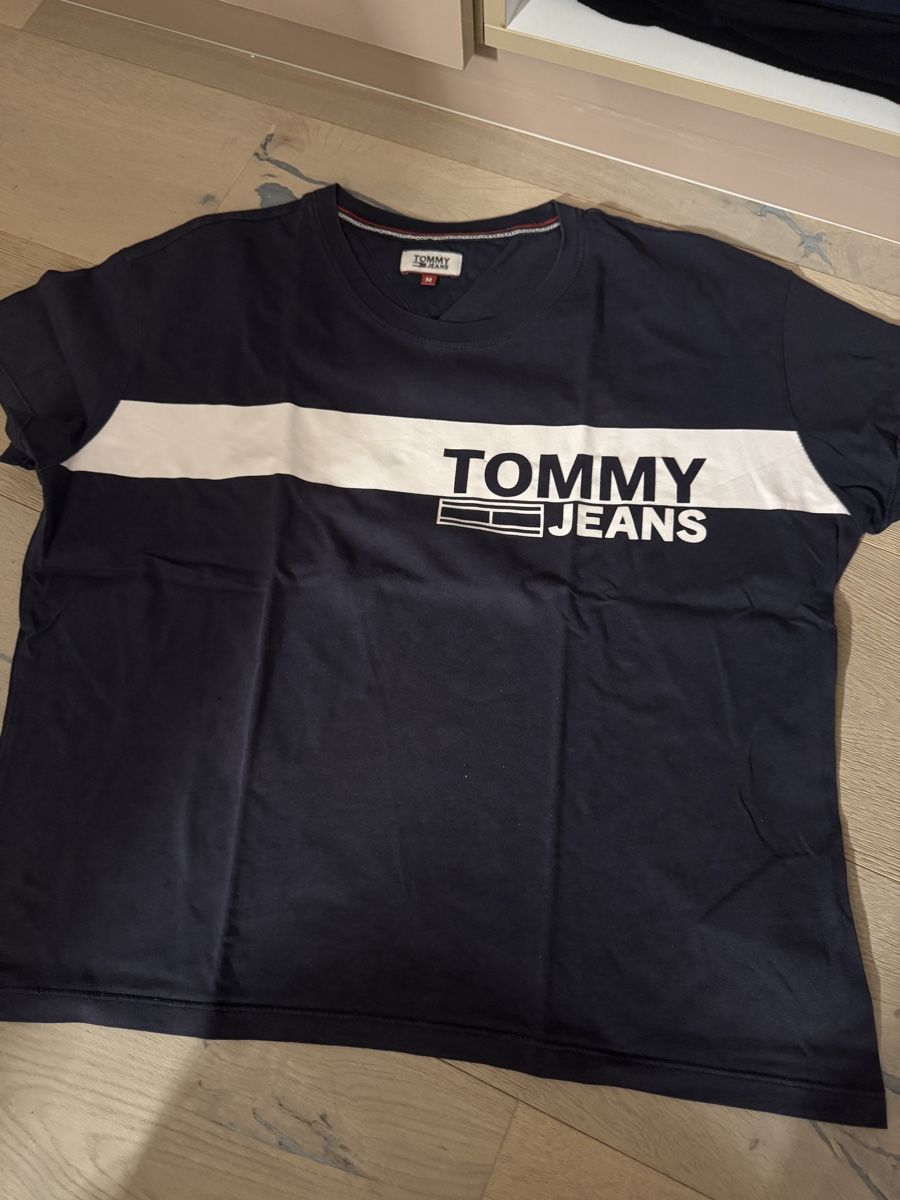 Tommy Hilfiger T-Shirts: T-Shirt Tommy Hilfiger M – Gebraucht aus Lotzwil von meeli0608 1