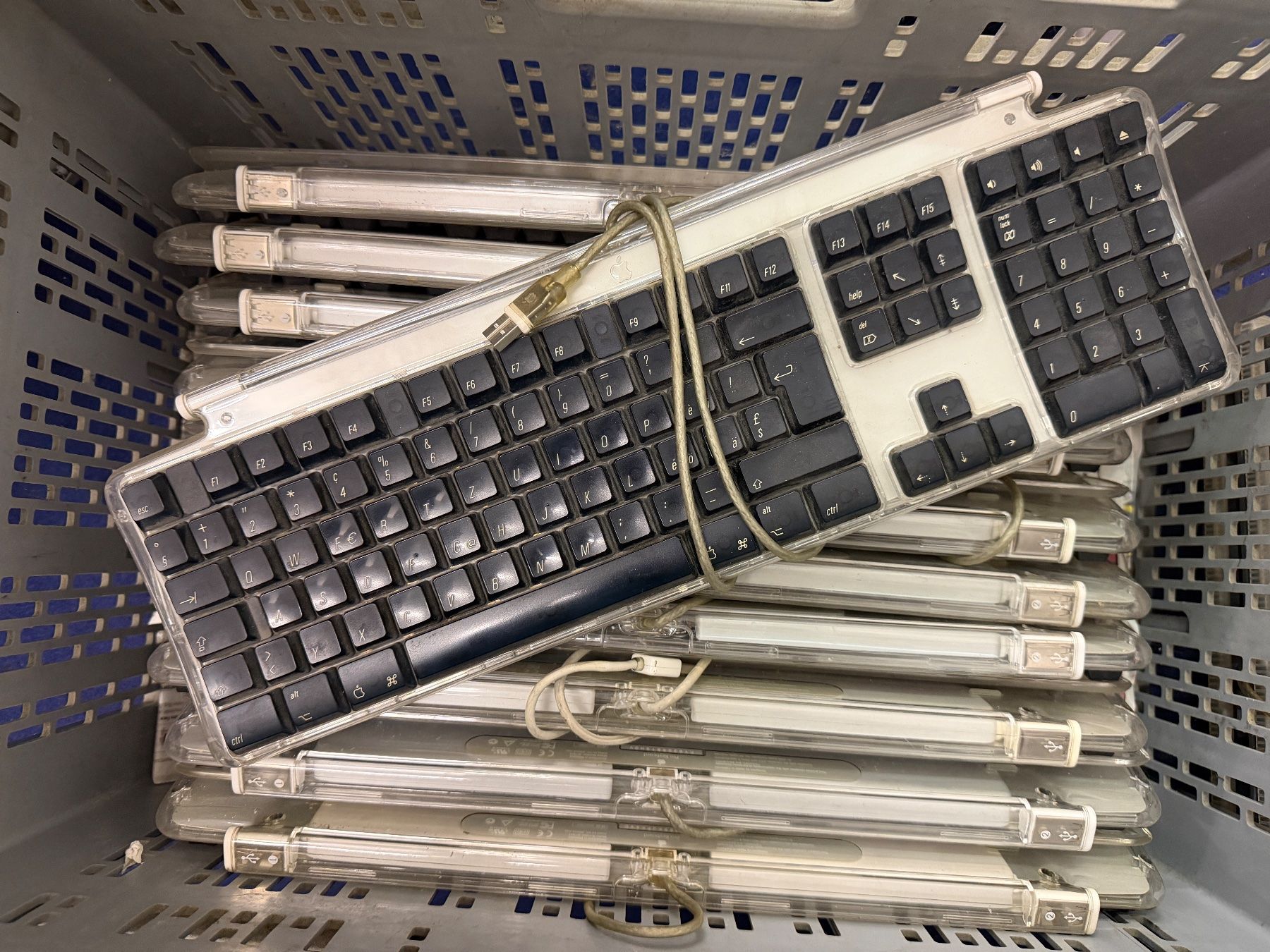 Apple Mouse: 11x Apple Keyboard Vintage M7803 – Usato da Giubiasco venduto da IWGL002 1