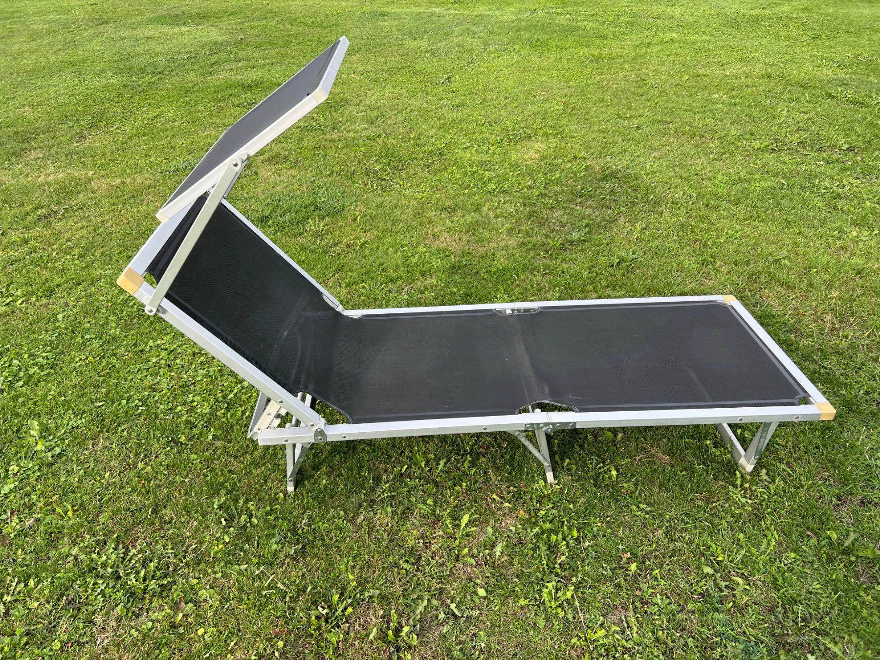 Liegen & Liegestühle: Die perfekte Gartenliege mit Sonnendach, Top-Zustand – Neu (gemäss Beschreibung) aus Zug von nike22 1