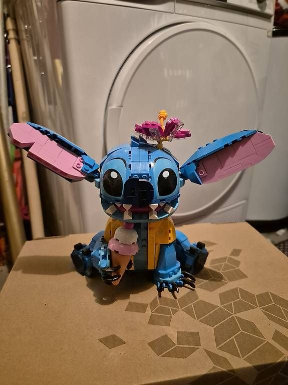 Lego Kit di costruzioni: LEGO Stitch – Usato da Winterthur venduto da Neuesim