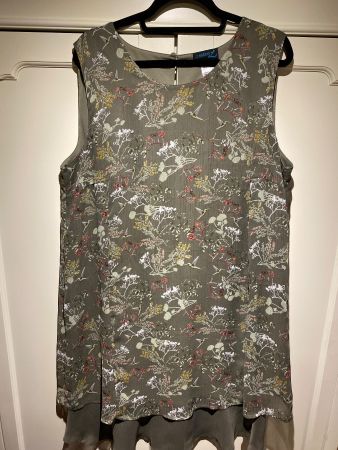 Damenkleid-Olivegrün-Gemustert