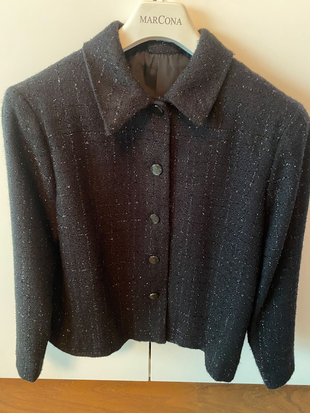 Giacche: Schwarze elegante Jacke mit Glitzerfaden Gr. 44 – Nuovo (secondo la descrizione) da Meggen venduto da 6003Luzern