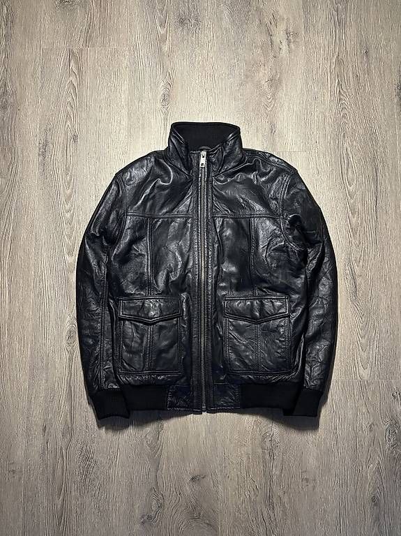 Vestes: Veste en cuir – D'occasion à Cheseaux-Lausanne par mad_mnv2