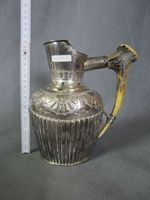 Antiker versilberter Krug mit Griff aus Horn
