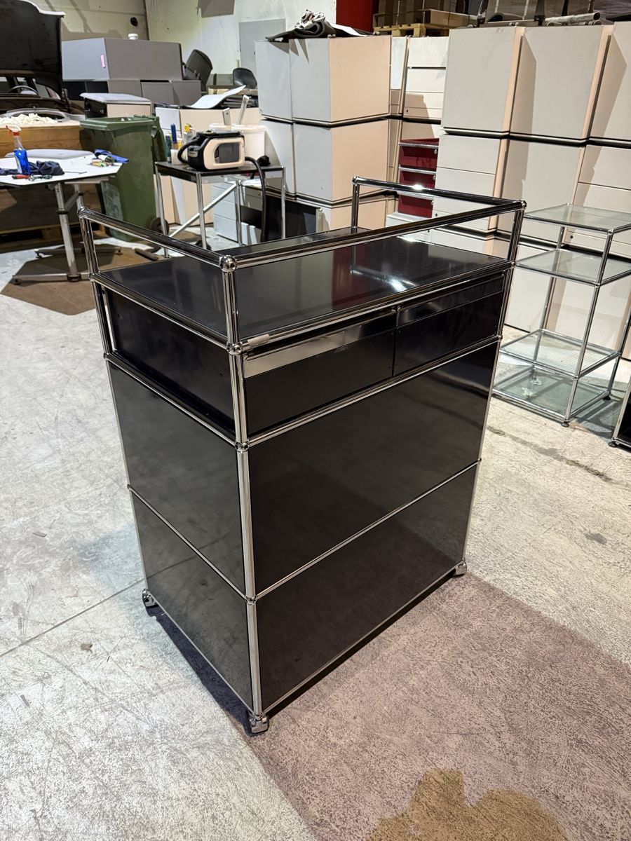 USM Scaffali: USM Haller Sideboard Graphitschwarz auf Rollen ab 1.CHF 001 – Usato da Balsthal venduto da Designhaus.Schmitt 4