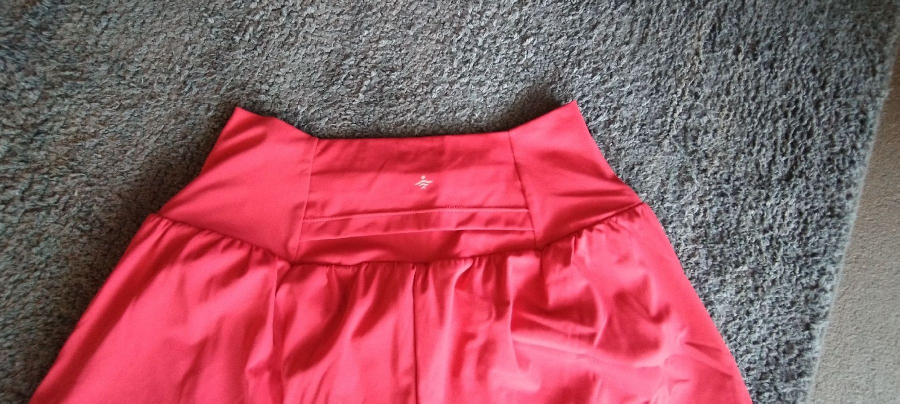Halara Pantaloni: Halara Shorts, Grösse L, Rot. leicht & elastisch – Usato da Luterbach venduto da Liveyourdream 3