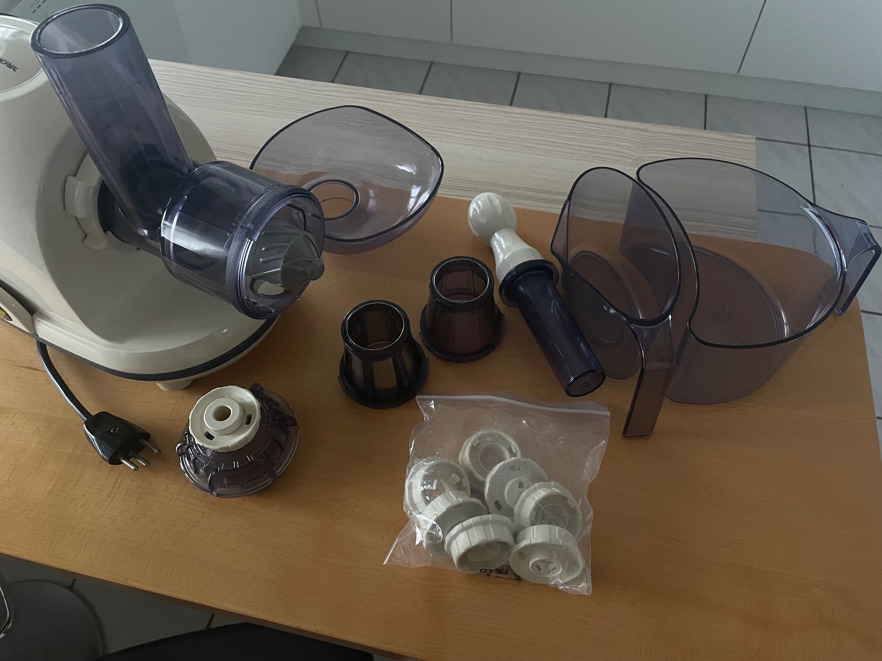 Elettrodomestici da cucina: Fruit juicer – Usato da muttenz venduto da bullurru 1