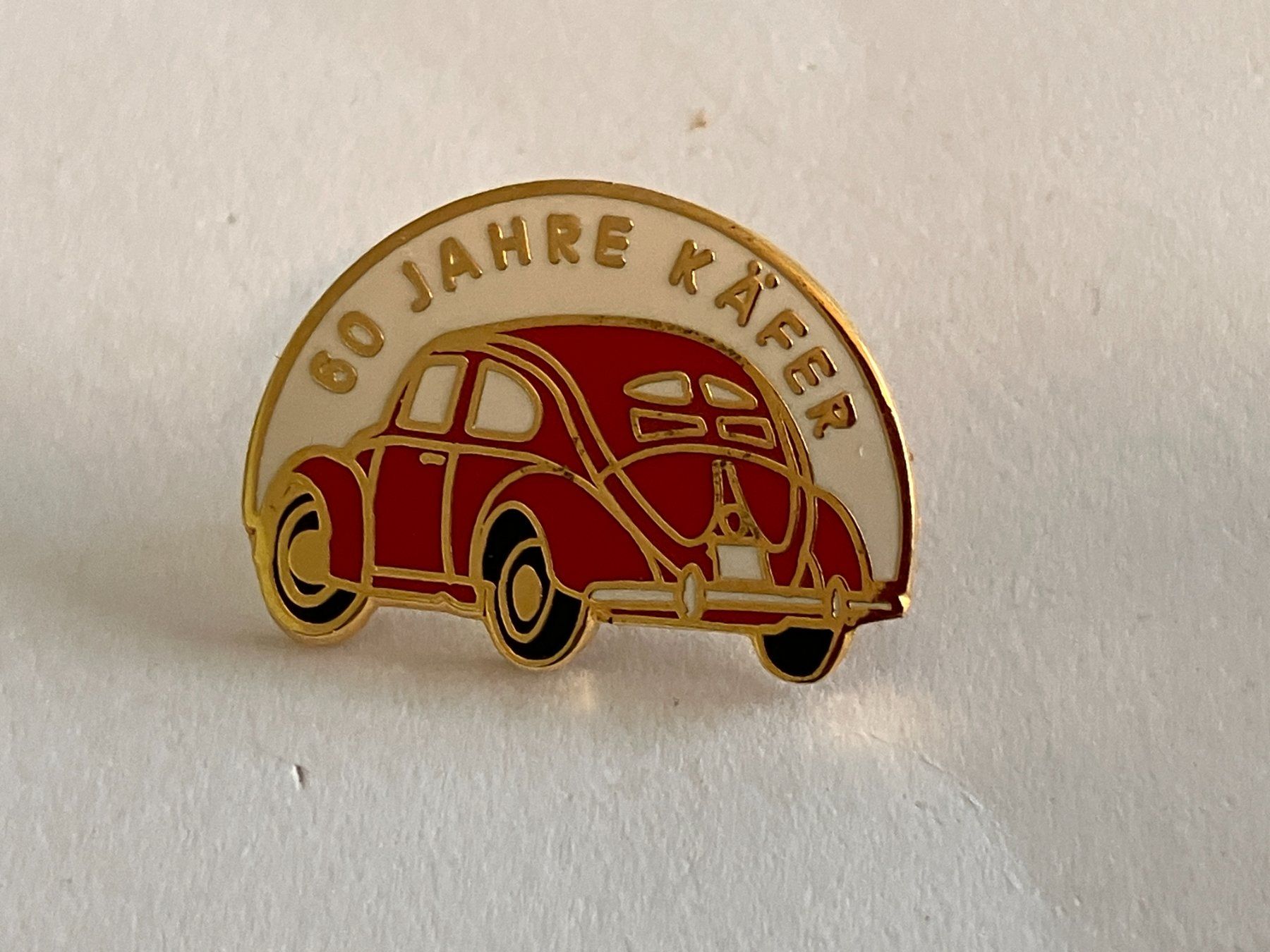 Placchette & Badge: 1 Pin Käfer VW 80 Jahre – Usato da Basel venduto da djwwpp