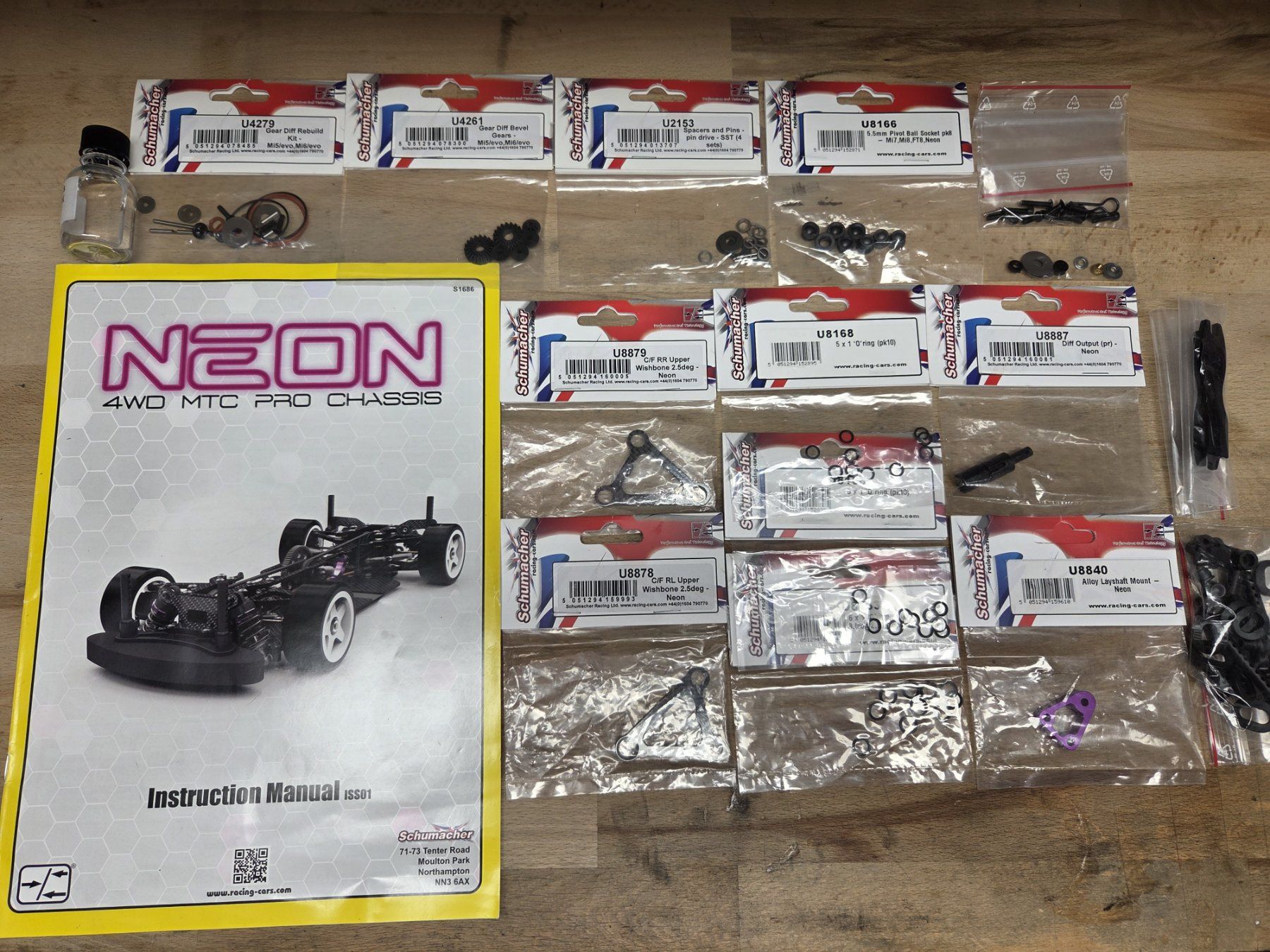RC Modellbau: Schumacher Neon / M-Chassis 225mm / Carbon Version – Gebraucht aus Eschlikon TG von davidt8883 9