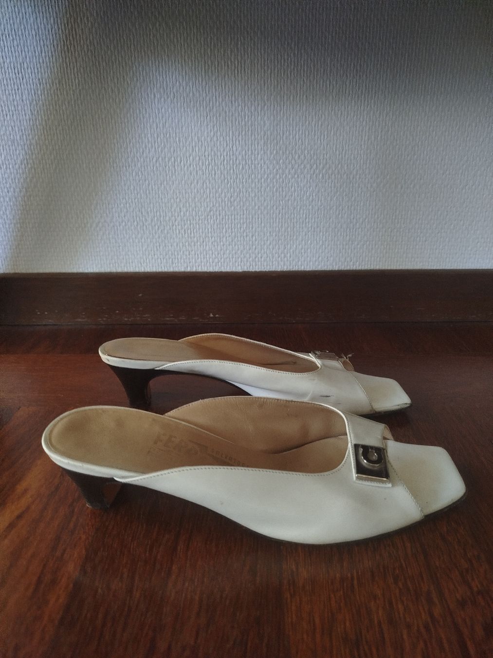 Salvatore Ferragamo Scarpe da donna: Salvatore Ferragamo Slides/Sandalen – Usato da St. Gallen venduto da jbu_ns6v 4