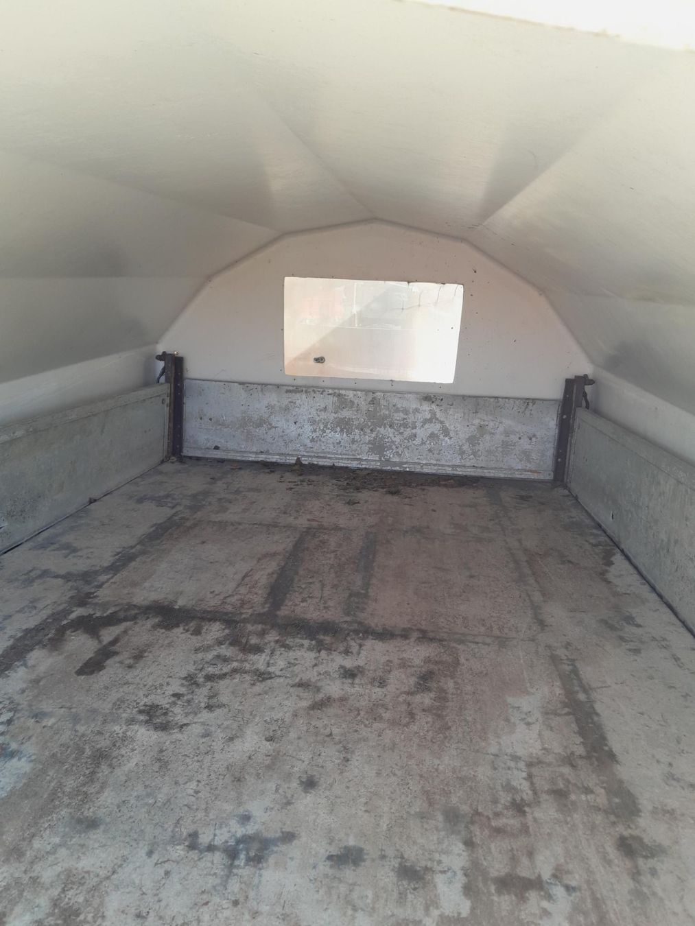 Gabbie, trasporto & Sicurezza: Kälber Iglu/Unterstand ab 1.- – Usato da Inkwil venduto da karlheinz07 2