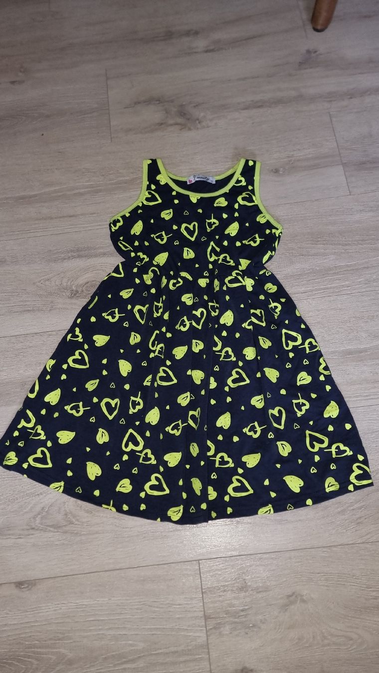 Vestiti & Gonne: Süsse Mädchen Kleid Gr. 10 j mit Herzchen Muster – Nuovo (secondo la descrizione) da Wigoltingen venduto da Zuckerfee84