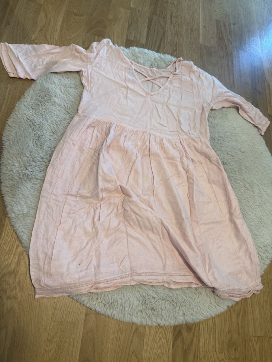 Yes Or No Vestiti: Süsses Rosa Kleid – Usato da Sevelen venduto da Shelly 1