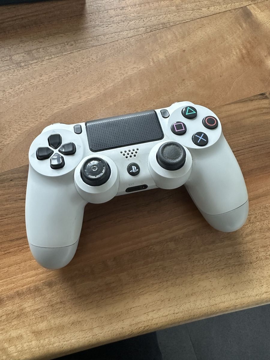 Sony Konsolen: PlayStation 4 + 5 Games + 1 Joystick – Gebraucht aus Birmensdorf ZH von Antoniomrs 2