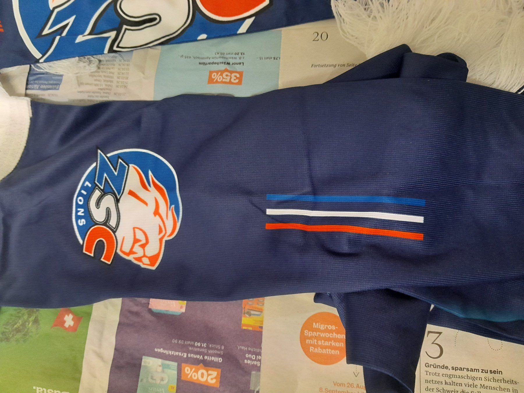 Zsc Lions Foulard & Sciarpe: 2 ZSC Schal – Nuovo (secondo la descrizione) da Rüti ZH venduto da Alemanni 8
