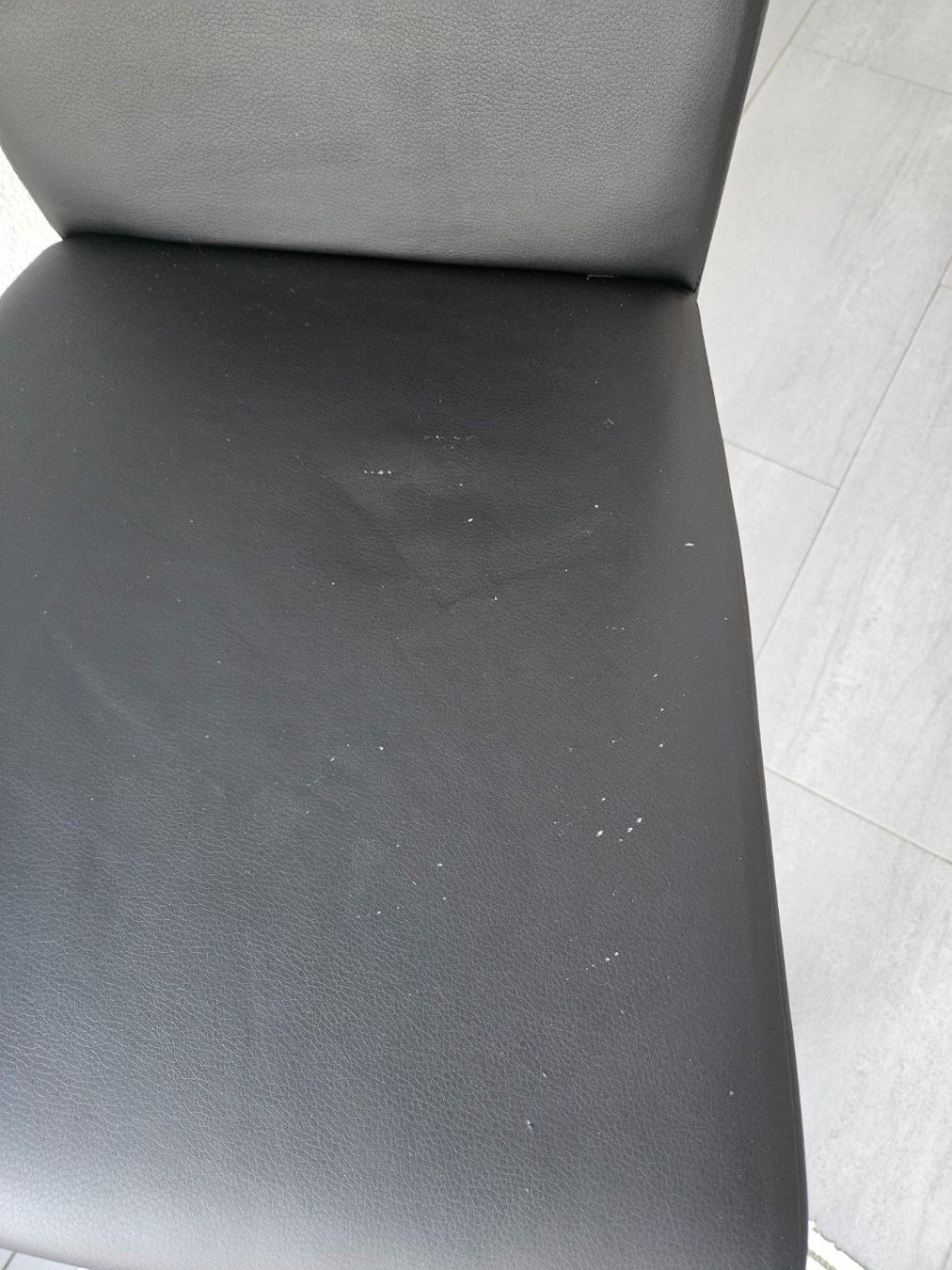 Conforama Sedie: chaises salon simili-cuir noir – Usato da Villaz-St-Pierre venduto da 2qu_7dg8 5