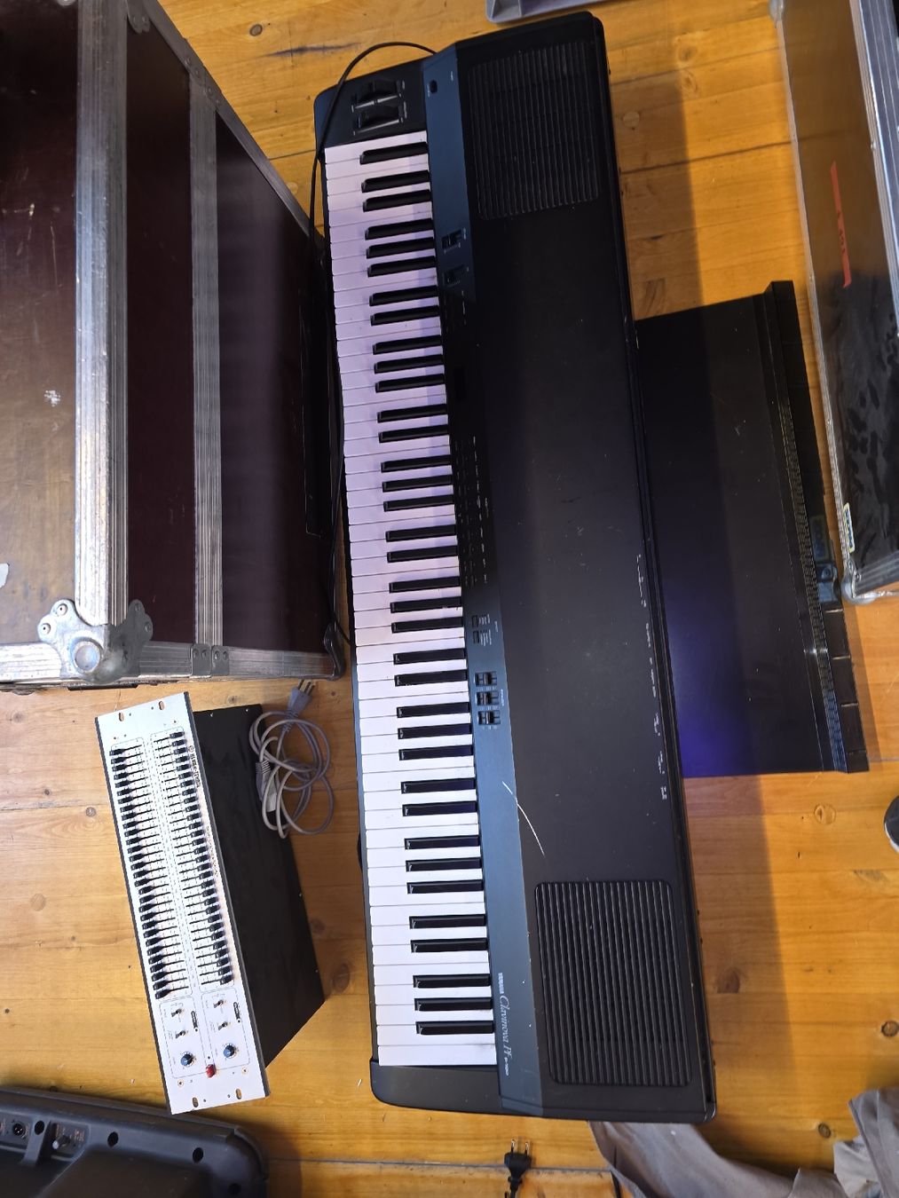Yamaha Strumenti musicali: Yamaha Clavinova PF-100, leichte gebrauchspuren. – Usato da Langnau am Albis venduto da Michel_BaumgartnerLA 2