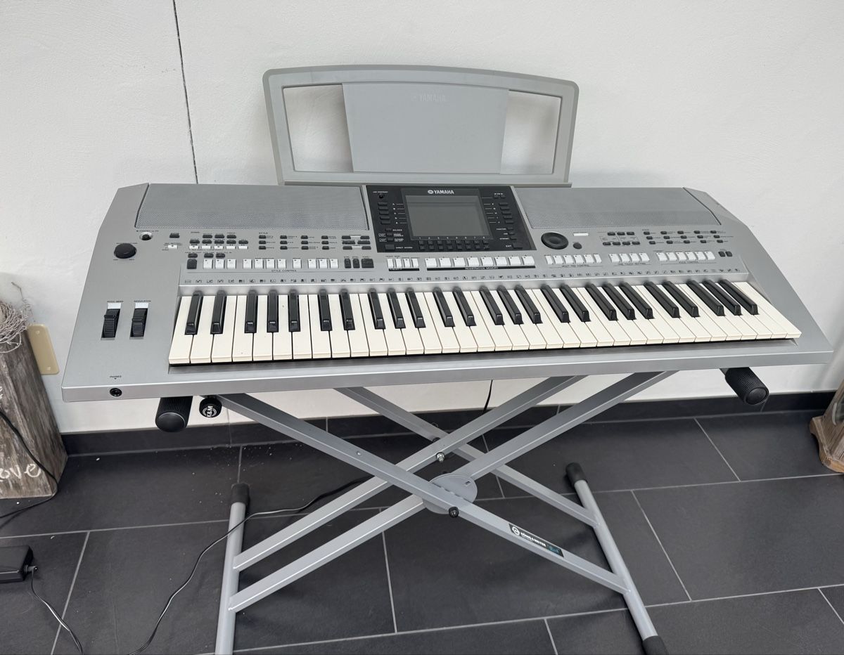 Yamaha Strumenti musicali: Keyboard Yamaha psr-s900  – Usato da Mägenwil venduto da maegenwil_wp