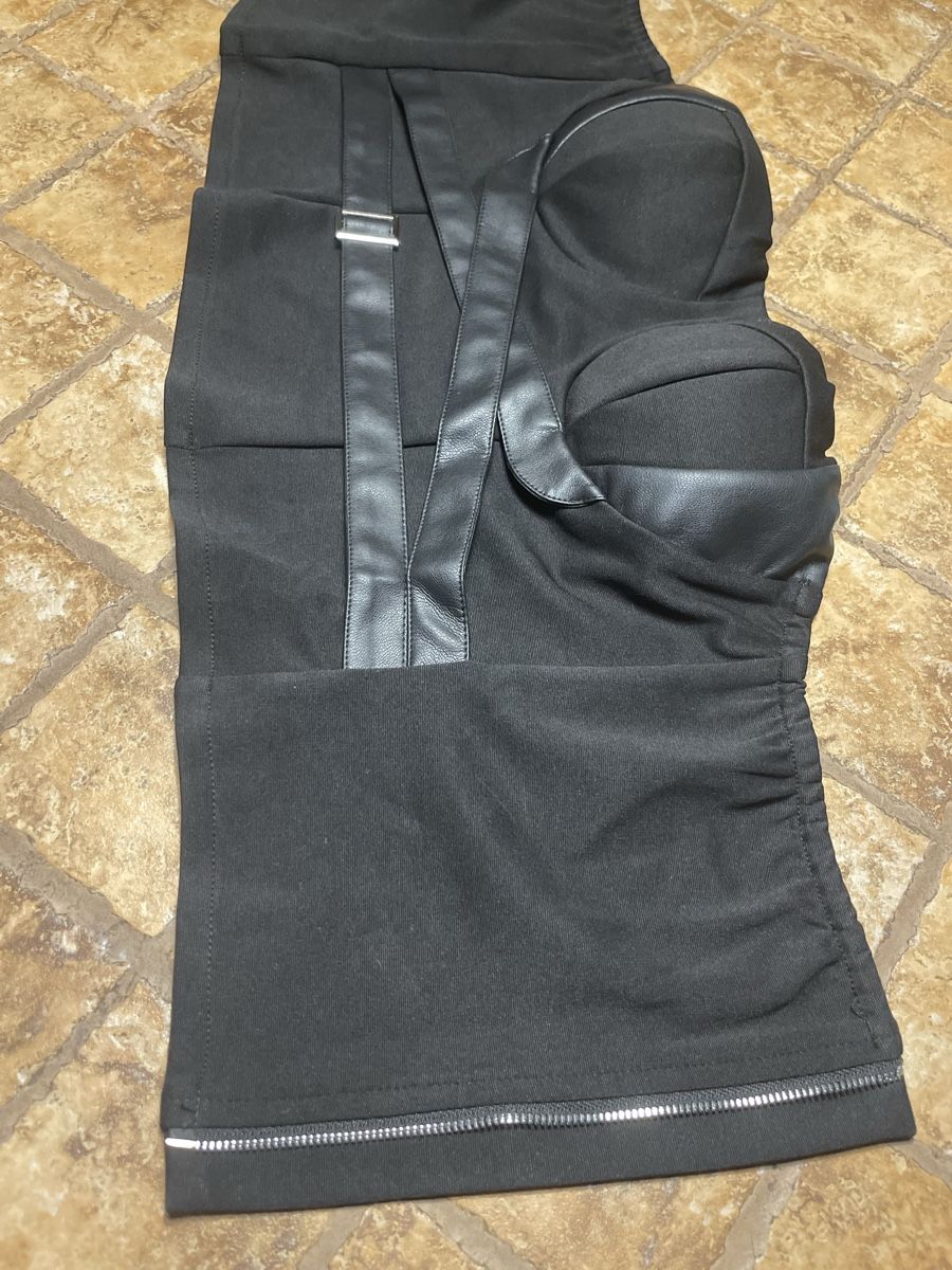 Tops: Corsetto nero con inserti in similpelle e cerniera – Neuf avec emballage d'origine à Gordevio par LanaZimm 2