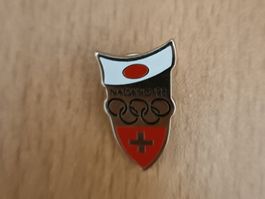 Pin Nagano 98 Japan und Schweiz.- Box 13