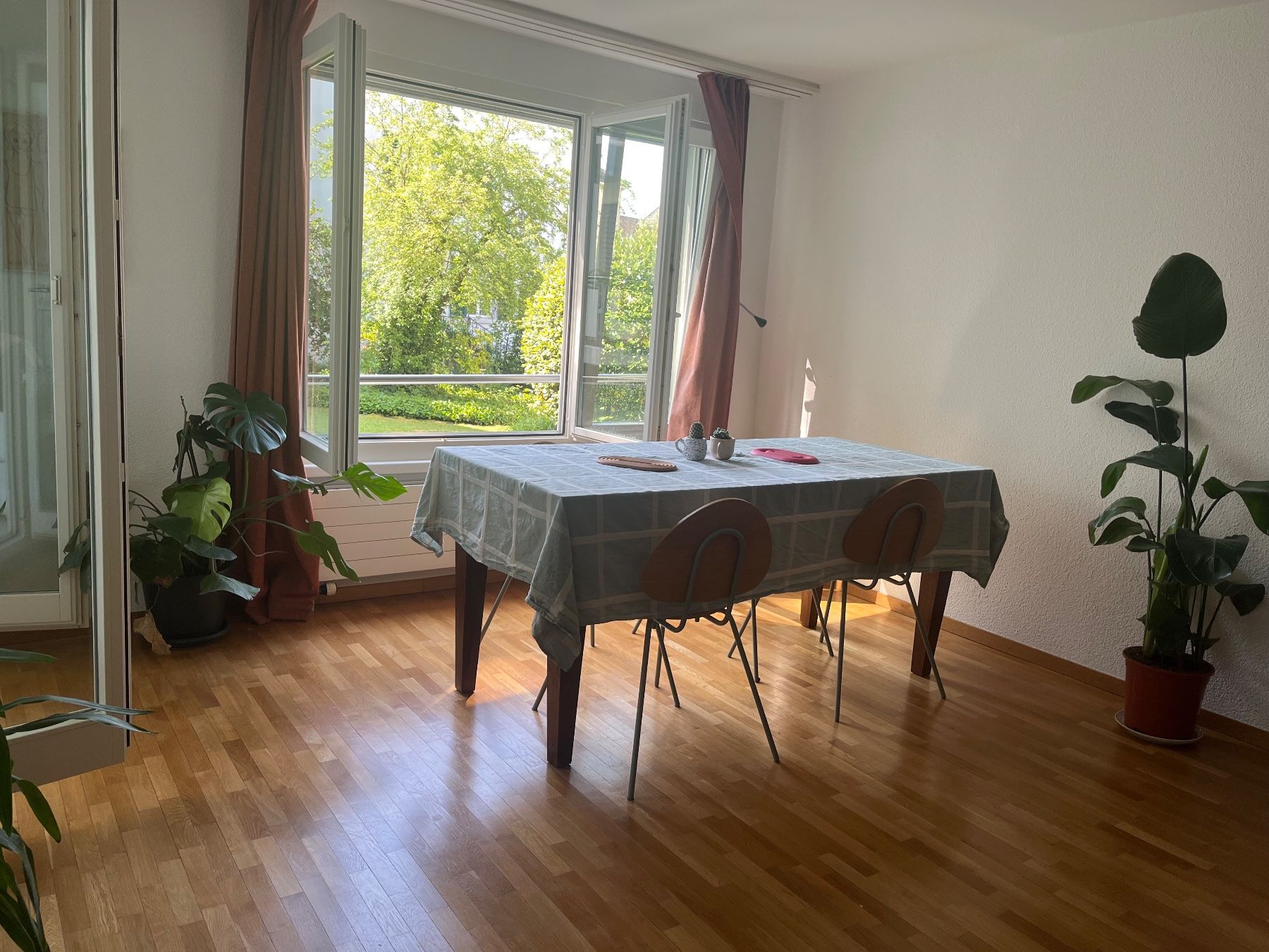Tavoli: Massivholz Esstisch, rustikal, – Usato da Zürich venduto da gal_98c9