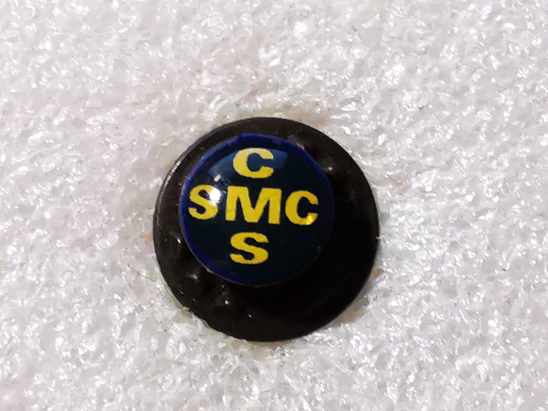 Placchette & Badge: Ansteckpin 42: CMS SMC – Usato da Oppligen venduto da Pin-Fall-Shop