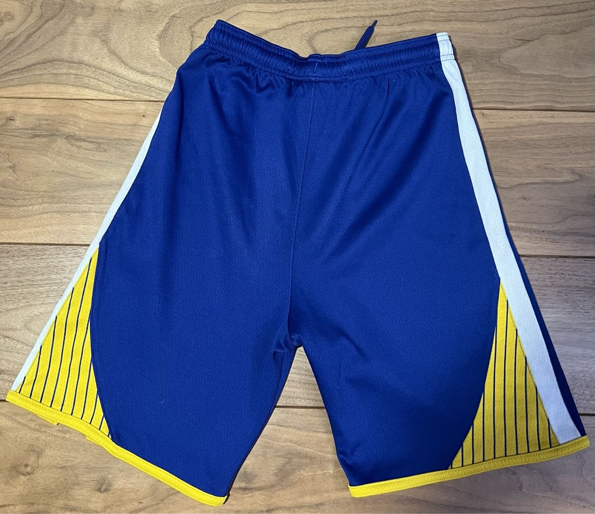 Pantaloni: trousers – Usato da Kilchberg ZH venduto da adycalin 1
