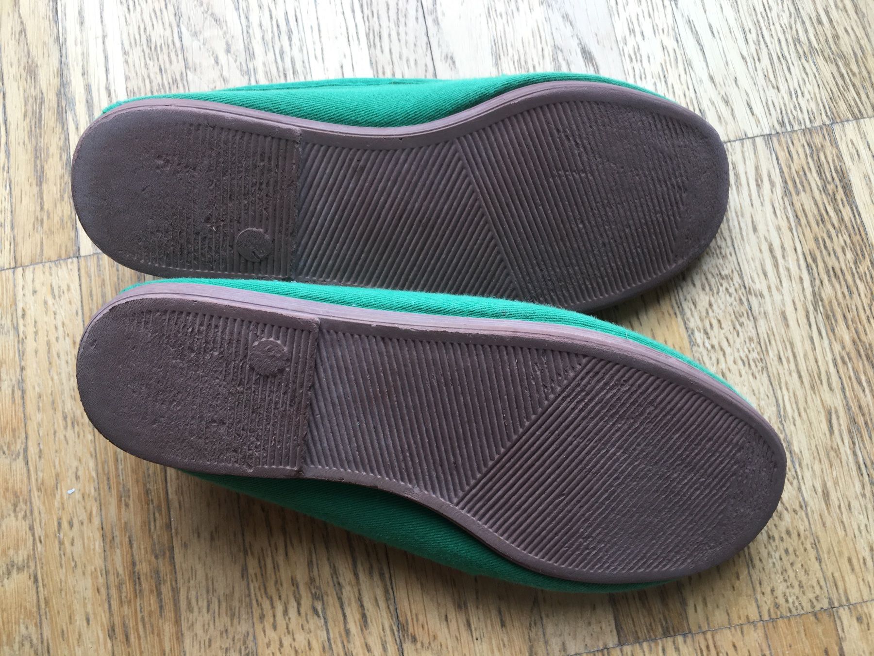 Schuhe für Jungen: Haus Schuhe Kinder, Gr 30 – Gebraucht aus Zürich von VorlonShadow 3