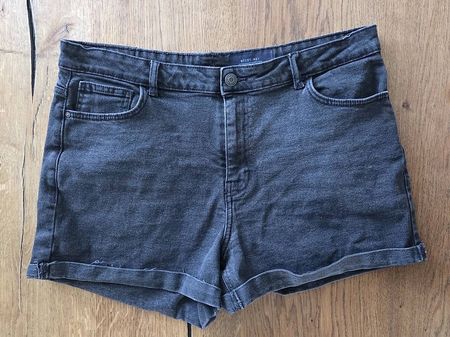 2x kurze Hosen Gr. XL blau & schwarz